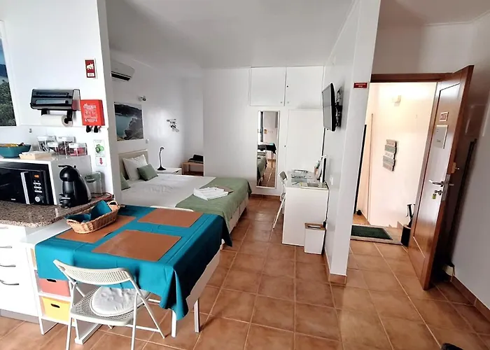 Caminhos Nos Levam Pela Ilha