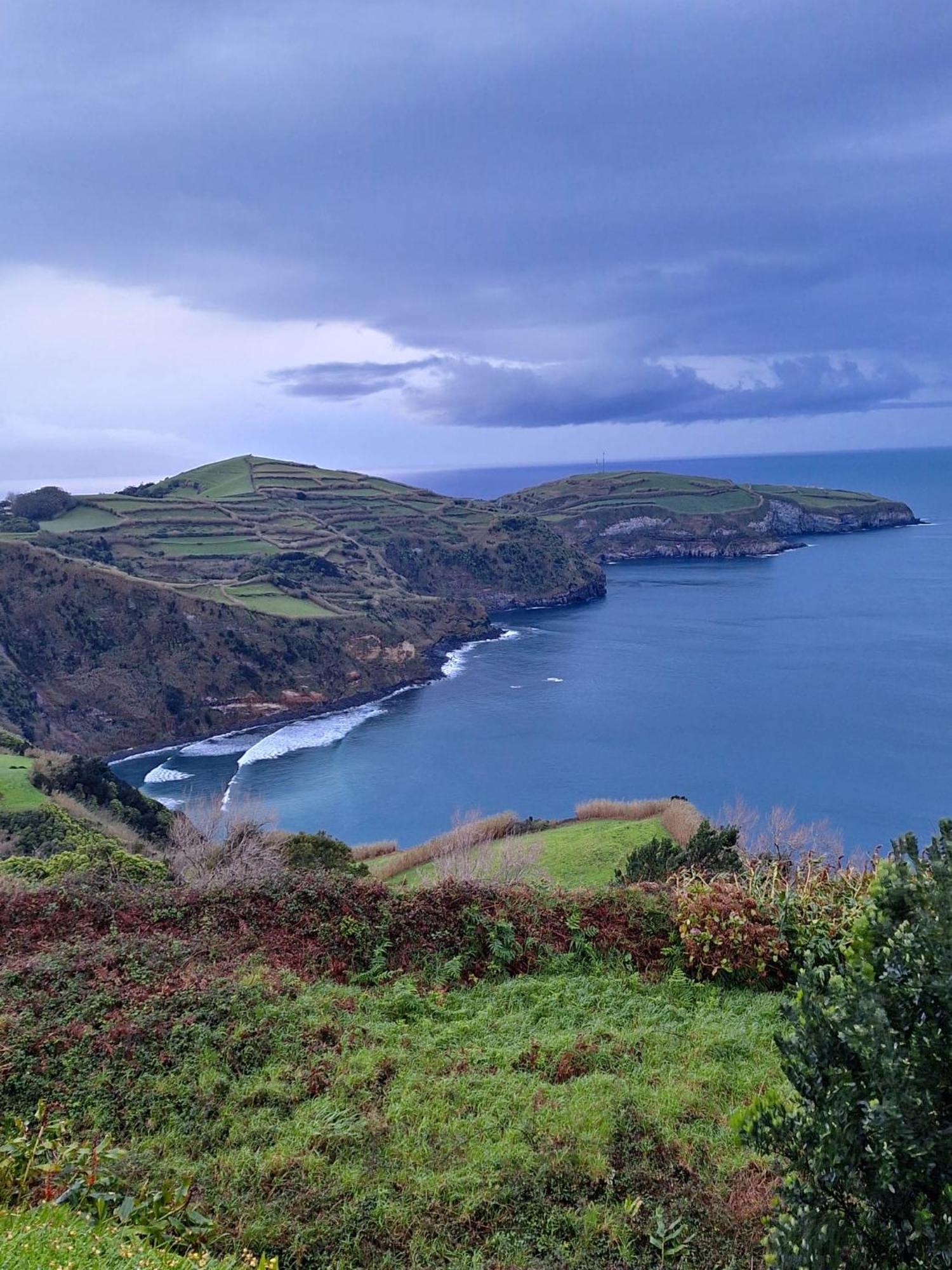 Caminhos Nos Levam Pela Ilha * Ponta Delgada (Sao Miguel)