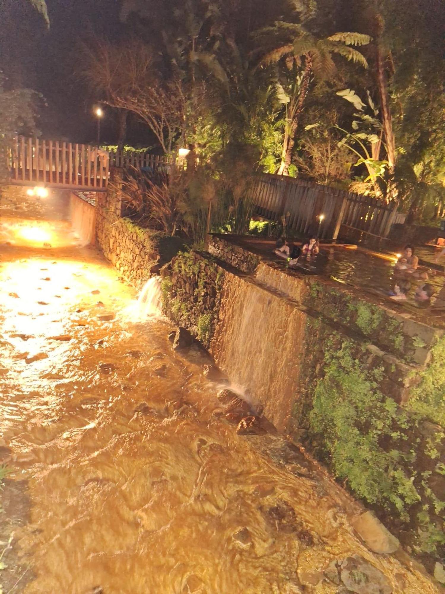 Caminhos Nos Levam Pela Ilha Ponta Delgada